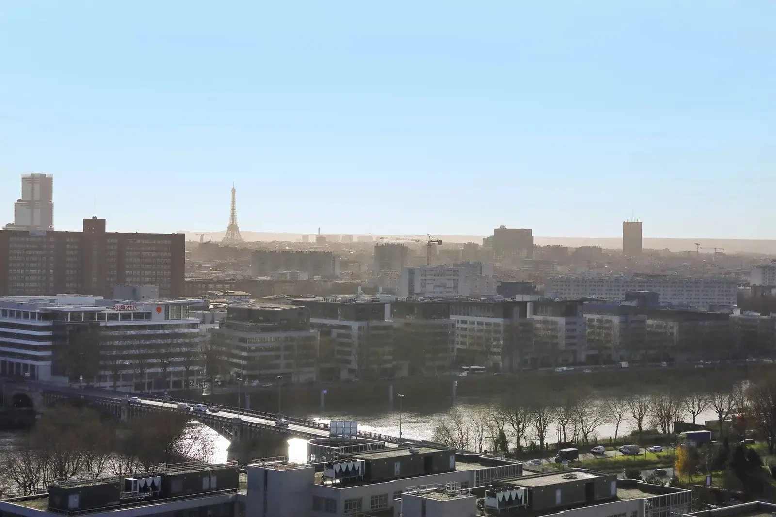 Un penthouse unique avec toit-terrasse et vue à 360° — Asnières-sur-Seine